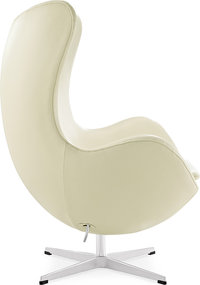 The Egg Chair Premium Leather/With piping/Cream image.