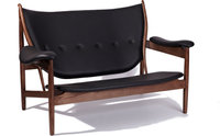 Chieftains Sofa Black/Walnut image.