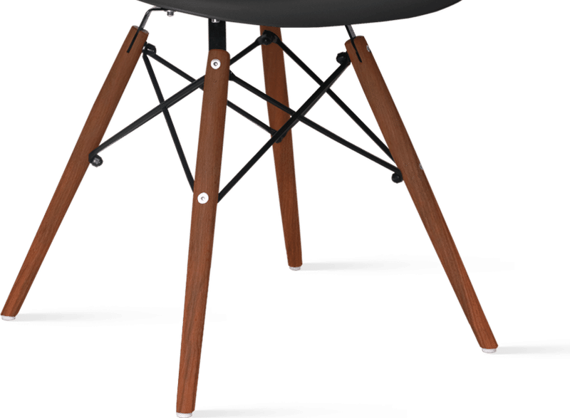 DSW Style Chair